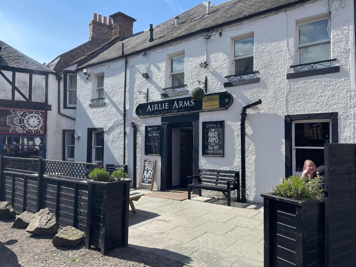 Airlie Arms Hotel Kirriemuir Kültér fotó