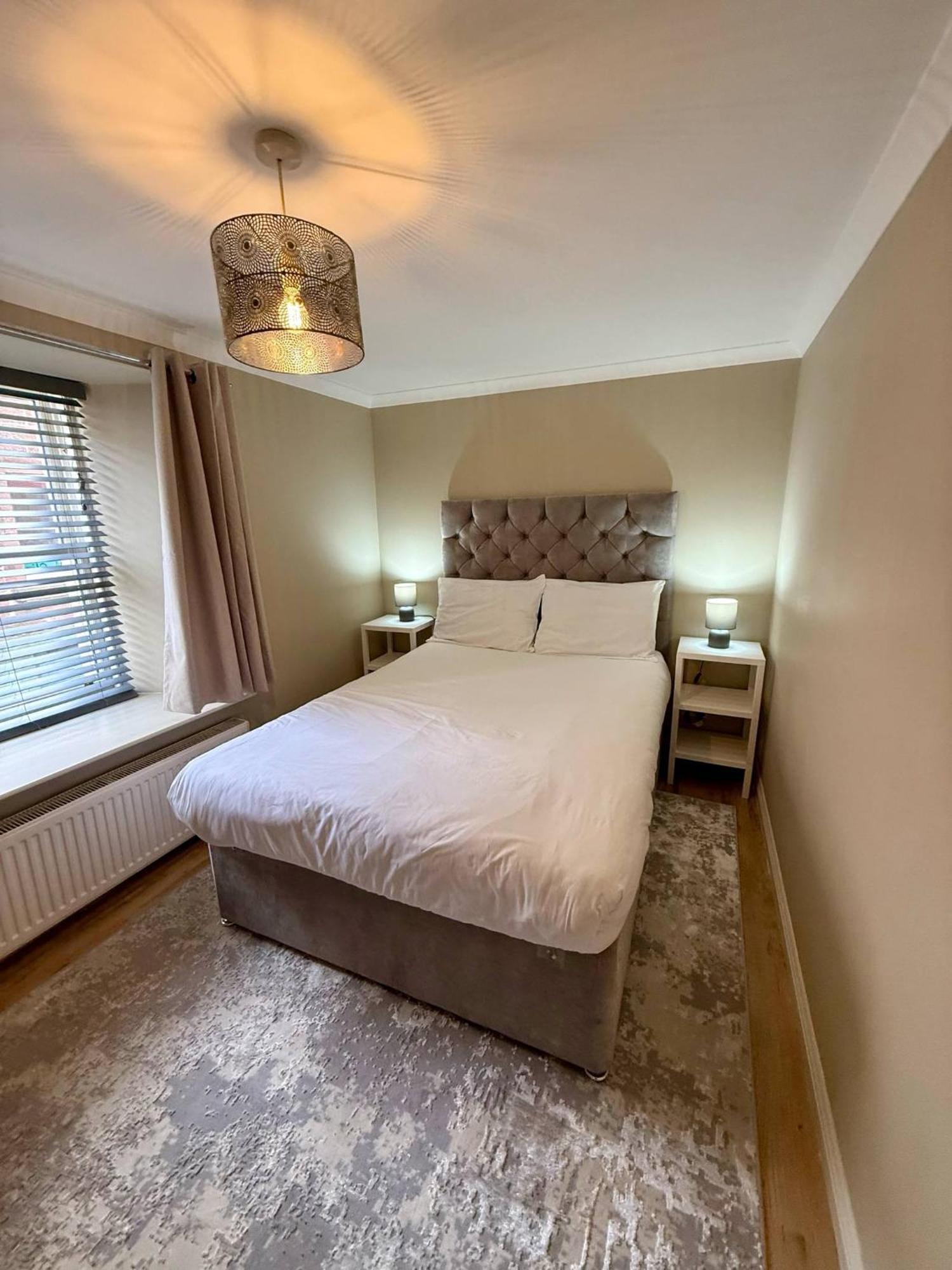 Airlie Arms Hotel Kirriemuir Kültér fotó